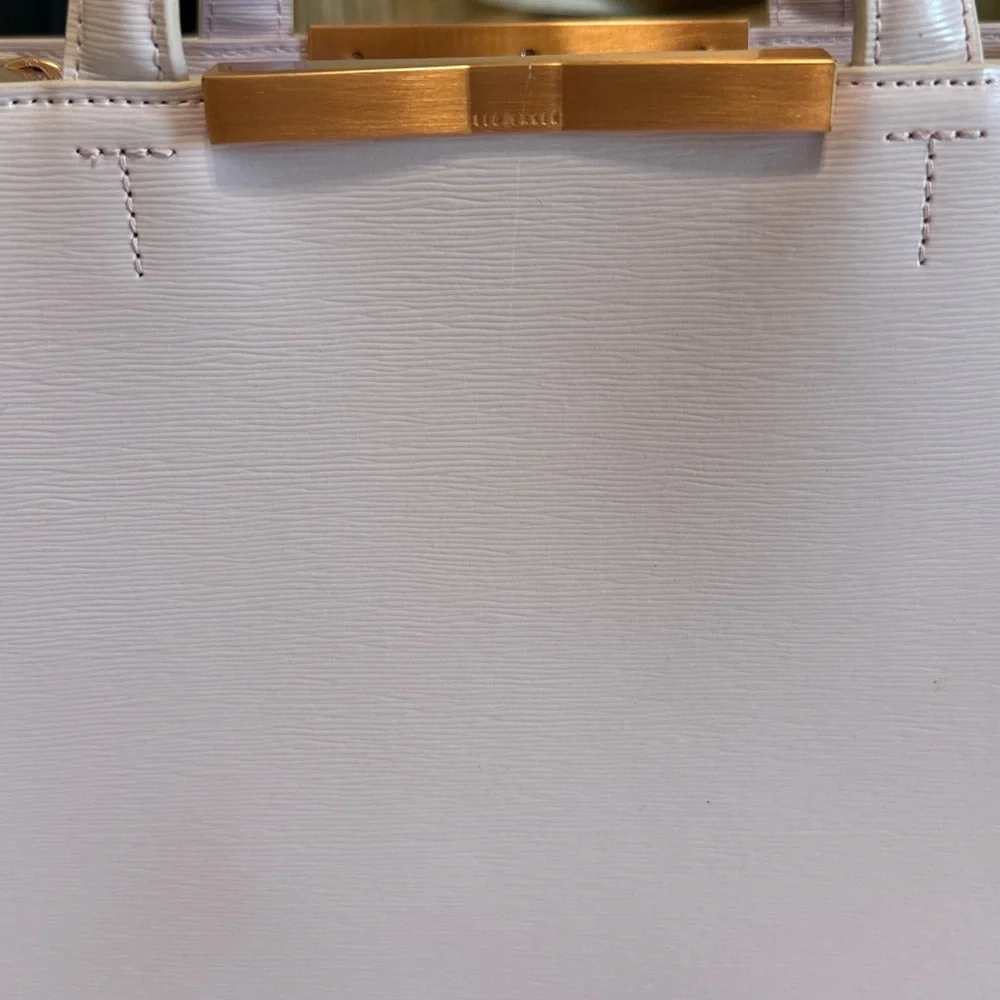 Ted Baker London 🌸 Light Pink Satchel with Gold Accents - Picture 4 of 17